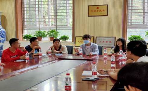 http://ugs.whu.edu.cn/__local/9/67/A5/A6C990D76948192D1F69C07EA94_0BD07F14_68DF.jpg