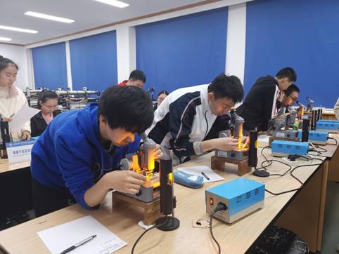 https://news.whu.edu.cn/__local/E/65/CD/5CD0A02942077D614988178E620_E9CFEE52_6D1A.jpg